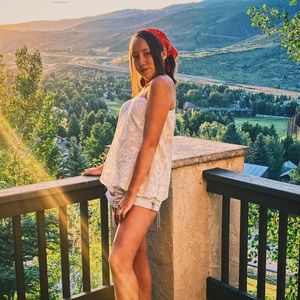 Meet your Posher, Olivia